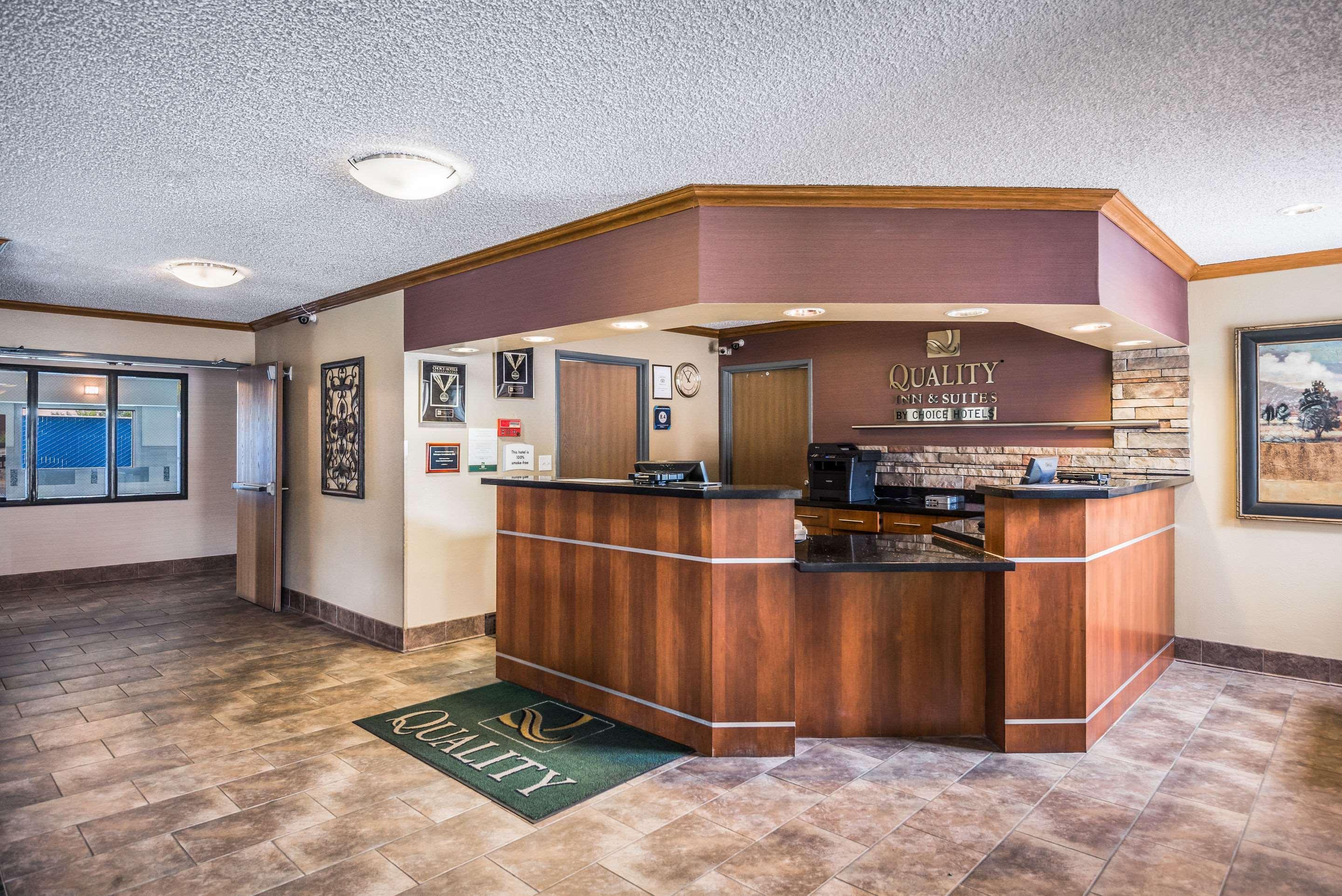 Quality Inn & Suites Missoula Bagian luar foto